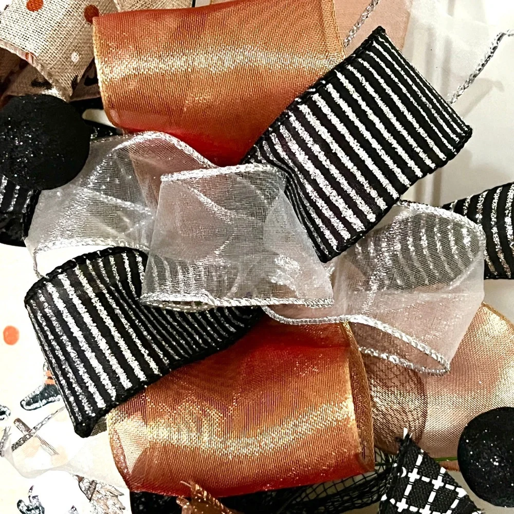 13 inch Halloween Ribbon Wreath Black & Linen Gnome MW12